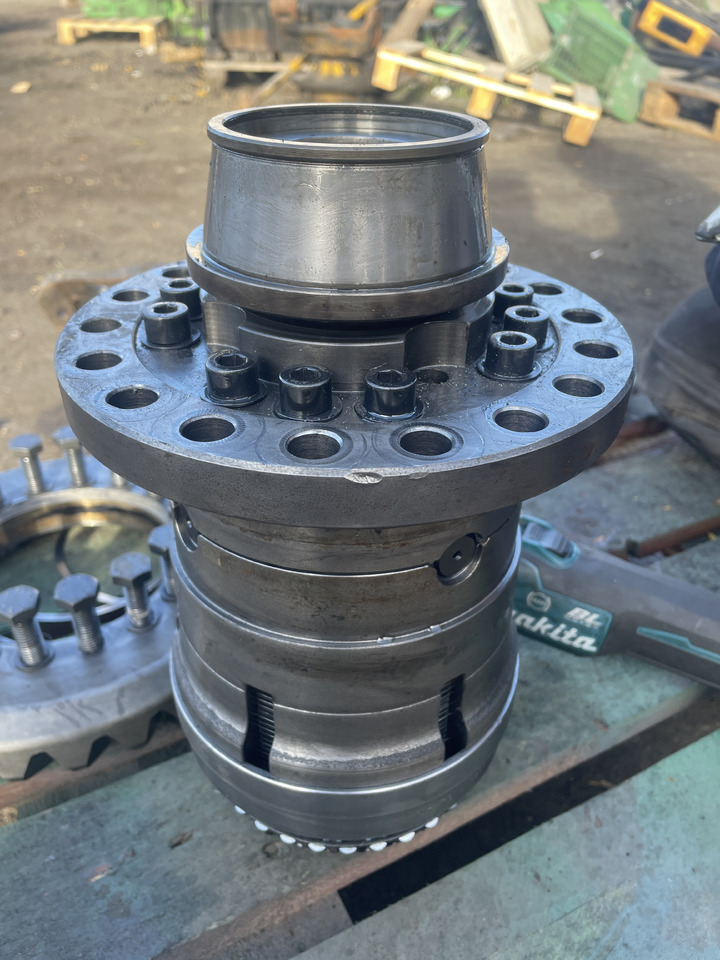 Claas Axion 920-950 - mechanizm różnicowy dyferencjał 0011645860 - Diferentsiaalvarustus - Põllutööseade: pilt 1 Claas Axion 920-950 - mechanizm różnicowy dyferencjał 0011645860 - Diferentsiaalvarustus - Põllutööseade: pilt 1