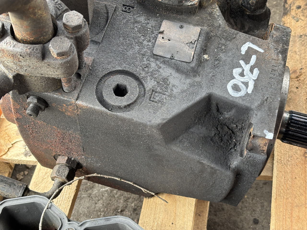 Claas Lexion 620 630 650 660 670 750 760 Pompa Hydrauliczna Hydrostat 0018024651 CZĘŚCI - Hüdrauliline pump - Põllutööseade: pilt 4 Claas Lexion 620 630 650 660 670 750 760 Pompa Hydrauliczna Hydrostat 0018024651 CZĘŚCI - Hüdrauliline pump - Põllutööseade: pilt 4