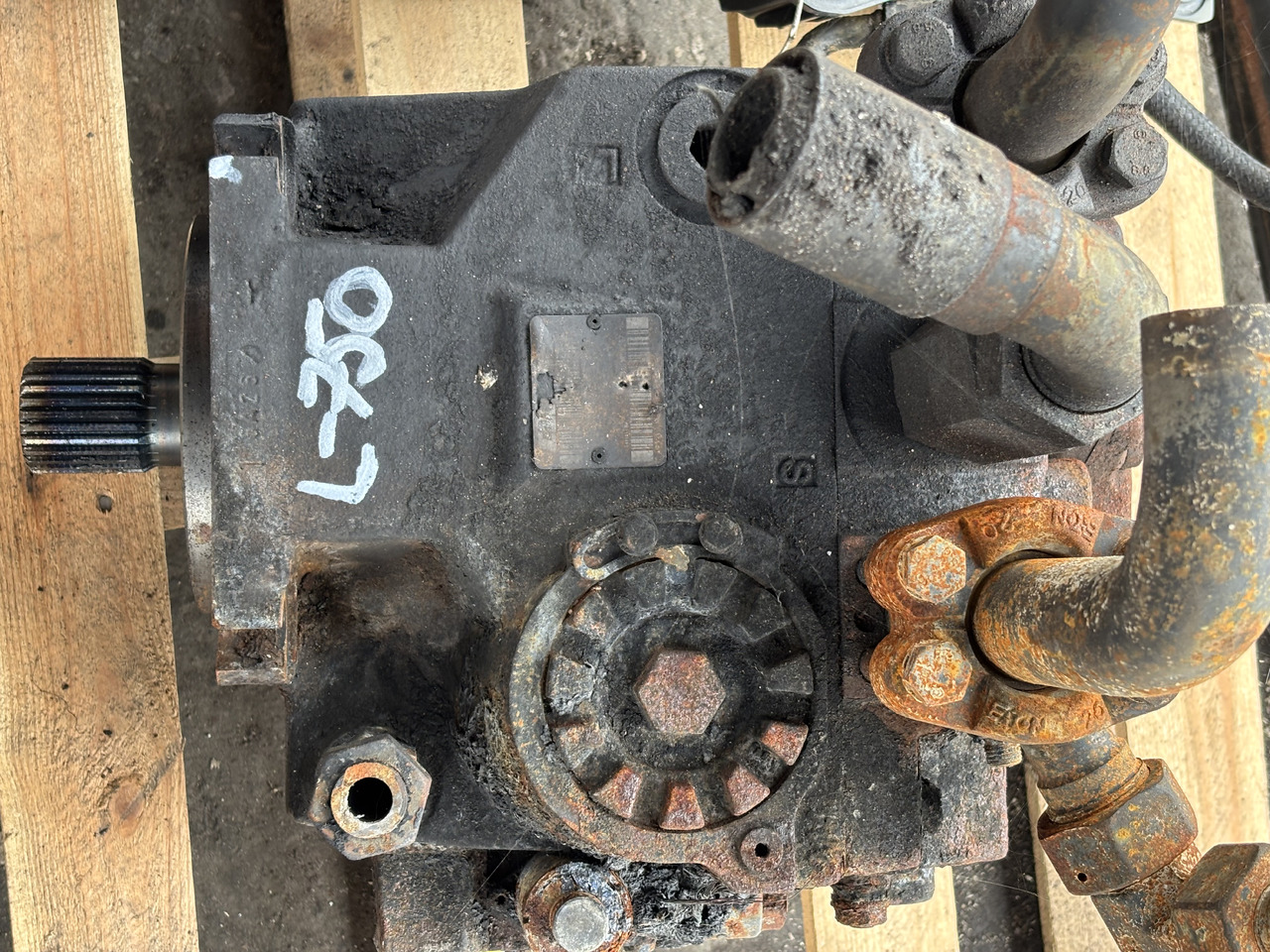 Claas Lexion 620 630 650 660 670 750 760 Pompa Hydrauliczna Hydrostat 0018024651 CZĘŚCI - Hüdrauliline pump - Põllutööseade: pilt 3 Claas Lexion 620 630 650 660 670 750 760 Pompa Hydrauliczna Hydrostat 0018024651 CZĘŚCI - Hüdrauliline pump - Põllutööseade: pilt 3