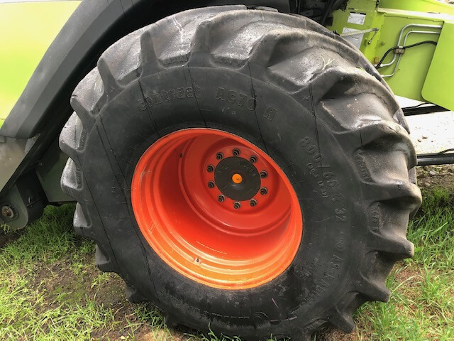 Claas Lexion 800/65 R32 - Komplektne ratas - Põllutööseade: pilt 1 Claas Lexion 800/65 R32 - Komplektne ratas - Põllutööseade: pilt 1