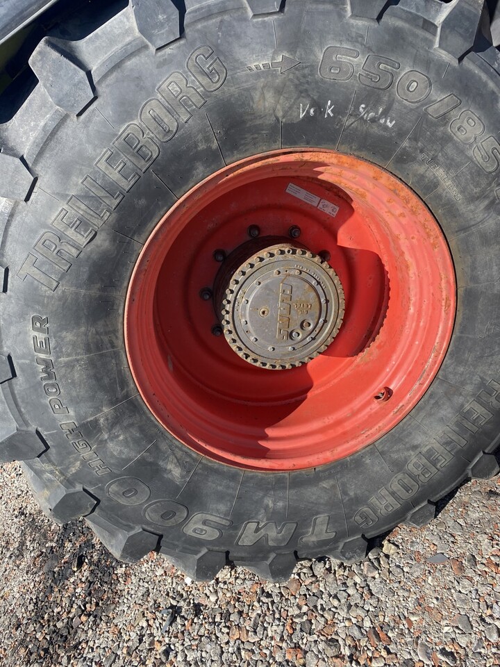 Claas Xerion 3300 Trac - Opony 650/85 R38 TRELLEBORG - Rehv - Traktor: pilt 1 Claas Xerion 3300 Trac - Opony 650/85 R38 TRELLEBORG - Rehv - Traktor: pilt 1