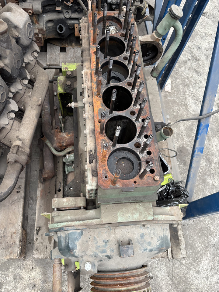 Daimler Benz Mercedes OM352 352.900 Silnik Części Blok - Mootor ja varuosad - Põllutööseade: pilt 3 Daimler Benz Mercedes OM352 352.900 Silnik Części Blok - Mootor ja varuosad - Põllutööseade: pilt 3