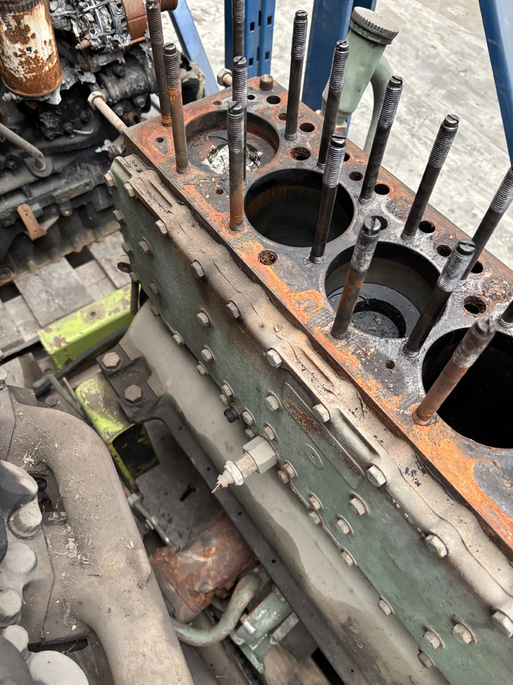 Daimler Benz Mercedes OM352 352.900 Silnik Części - Mootor ja varuosad - Põllutööseade: pilt 3 Daimler Benz Mercedes OM352 352.900 Silnik Części - Mootor ja varuosad - Põllutööseade: pilt 3