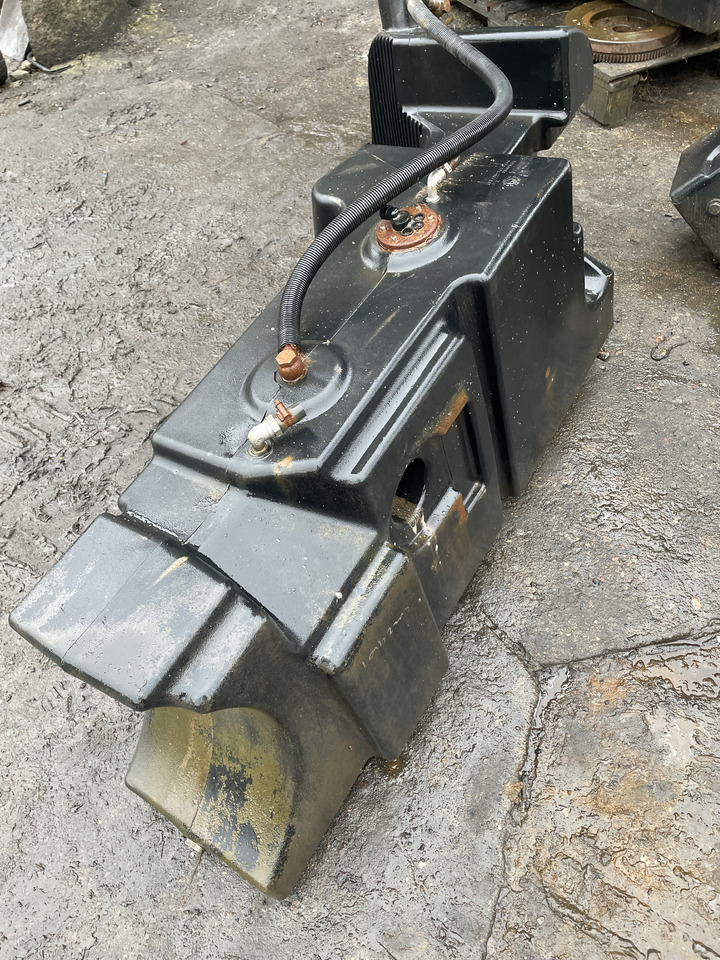 Deutz Fahr Agrotron - zbiornik paliwa 001418183 - Kütusepaak - Põllutööseade: pilt 2 Deutz Fahr Agrotron - zbiornik paliwa 001418183 - Kütusepaak - Põllutööseade: pilt 2
