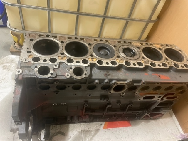 Deutz TCD 2013 l06 short block części - Mootor ja varuosad - Põllutööseade: pilt 1 Deutz TCD 2013 l06 short block części - Mootor ja varuosad - Põllutööseade: pilt 1