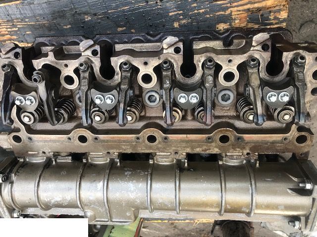 Deutz f4l1011 - CZĘŚCI Głowica Wtryski - Sissepritse - Põllutööseade: pilt 1 Deutz f4l1011 - CZĘŚCI Głowica Wtryski - Sissepritse - Põllutööseade: pilt 1