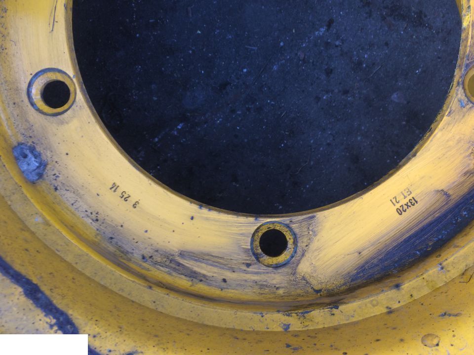 FELGA 28xDW15L John deere - Velg - Põllutööseade: pilt 4 FELGA 28xDW15L John deere - Velg - Põllutööseade: pilt 4