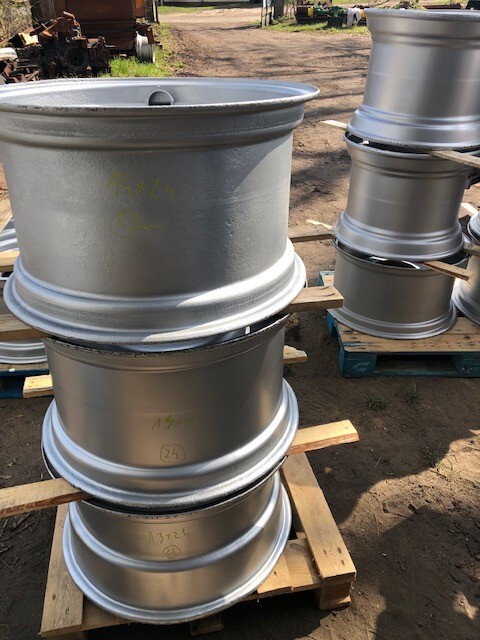 Felga 14x24 Cat TH Bobcat - Velg - Ehitusmasinad: pilt 3 Felga 14x24 Cat TH Bobcat - Velg - Ehitusmasinad: pilt 3