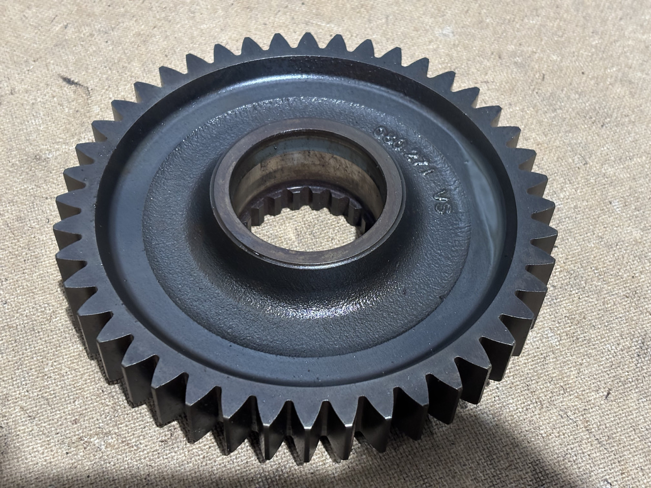 Fendt AGCO 920 924 926 930 Skrzynia Biegów Tryb Koło Zębate Zębatka CZĘŚĆI M934100082040 - Käigukast - Põllutööseade: pilt 1 Fendt AGCO 920 924 926 930 Skrzynia Biegów Tryb Koło Zębate Zębatka CZĘŚĆI M934100082040 - Käigukast - Põllutööseade: pilt 1