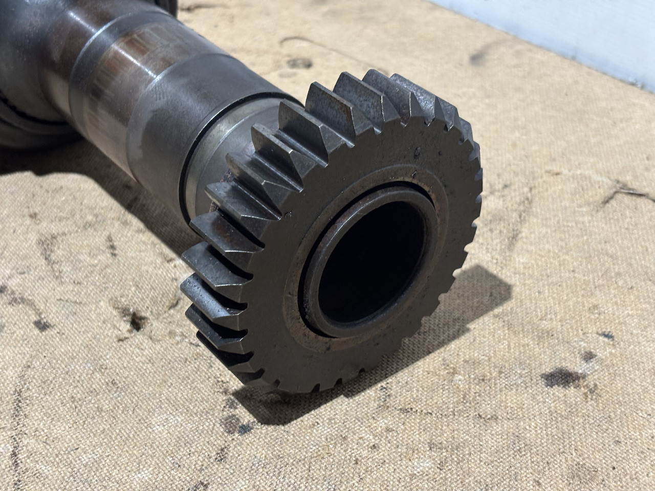 Fendt AGCO 920 924 926 930 Skrzynia Biegów Wał Wałek CZĘŚĆI M934100082040 - Käigukast - Põllutööseade: pilt 3 Fendt AGCO 920 924 926 930 Skrzynia Biegów Wał Wałek CZĘŚĆI M934100082040 - Käigukast - Põllutööseade: pilt 3