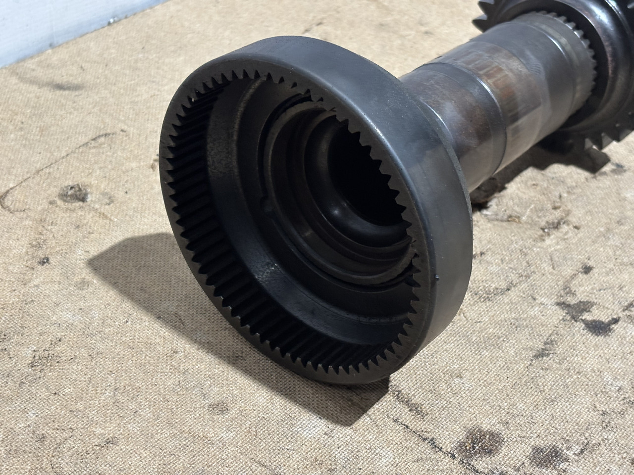 Fendt AGCO 920 924 926 930 Skrzynia Biegów Wał Wałek CZĘŚĆI M934100082040 - Käigukast - Põllutööseade: pilt 2 Fendt AGCO 920 924 926 930 Skrzynia Biegów Wał Wałek CZĘŚĆI M934100082040 - Käigukast - Põllutööseade: pilt 2