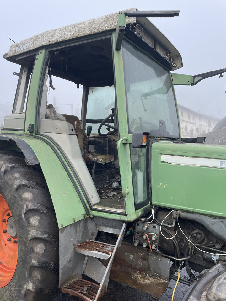 Fendt Farmer 309 - kabina dach drzwi - Uks ja varuosad - Põllutööseade: pilt 2 Fendt Farmer 309 - kabina dach drzwi - Uks ja varuosad - Põllutööseade: pilt 2