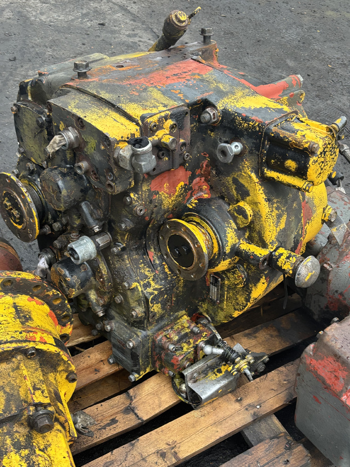 Hanomag 422 Skrzynia Biegów Do Ładowarki kołowej Hanomag 55 D 55D - Käigukast - Põllutööseade: pilt 1 Hanomag 422 Skrzynia Biegów Do Ładowarki kołowej Hanomag 55 D 55D - Käigukast - Põllutööseade: pilt 1