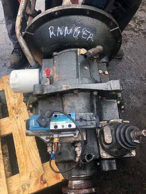 International Transmission 460 164 - Jõuülekanne - Põllutööseade: pilt 1 International Transmission 460 164 - Jõuülekanne - Põllutööseade: pilt 1