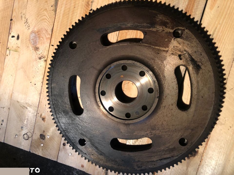 Iveco F4CE04 - koło Zamachowe 504057736 - Pöördratas - Põllutööseade: pilt 2 Iveco F4CE04 - koło Zamachowe 504057736 - Pöördratas - Põllutööseade: pilt 2