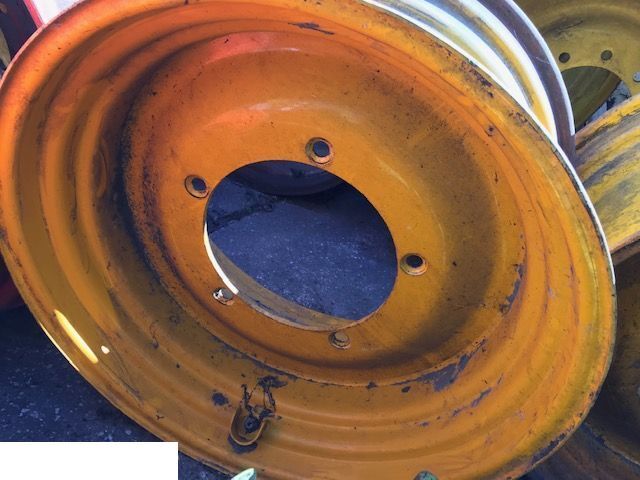 JCB 3cx Contractor - Felga 15x28 - Velg - Ehitusmasinad: pilt 1 JCB 3cx Contractor - Felga 15x28 - Velg - Ehitusmasinad: pilt 1