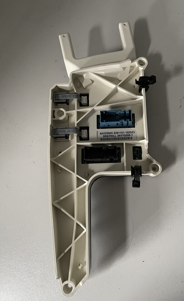 JOHN DEERE AH 233945-panel/moduł przełączników - Armatuurlaud - Põllutööseade: pilt 2 JOHN DEERE AH 233945-panel/moduł przełączników - Armatuurlaud - Põllutööseade: pilt 2