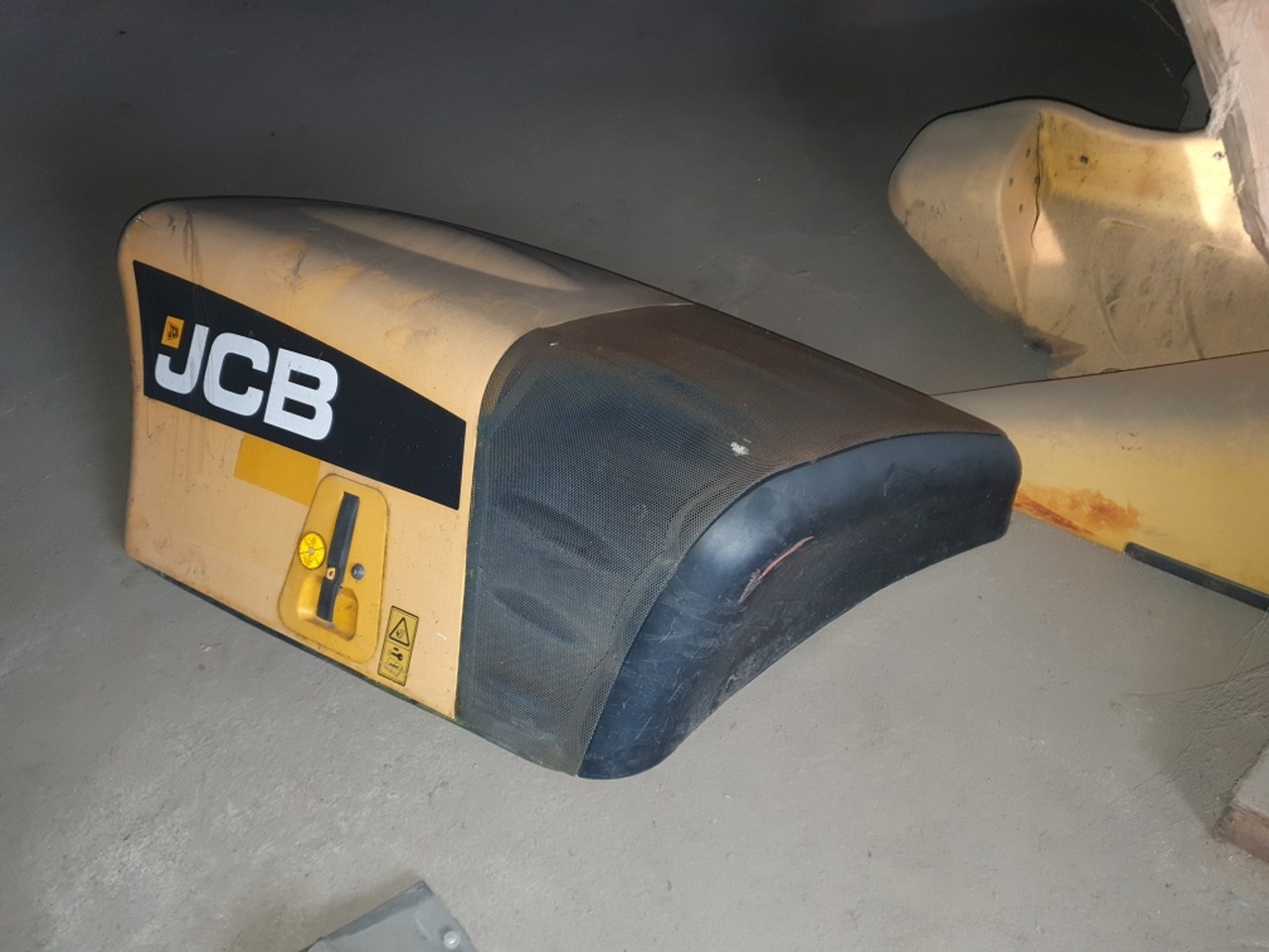 Jcb Klapa silnika pokrywa - Kapotikaas - Ehitusmasinad: pilt 2 Jcb Klapa silnika pokrywa - Kapotikaas - Ehitusmasinad: pilt 2