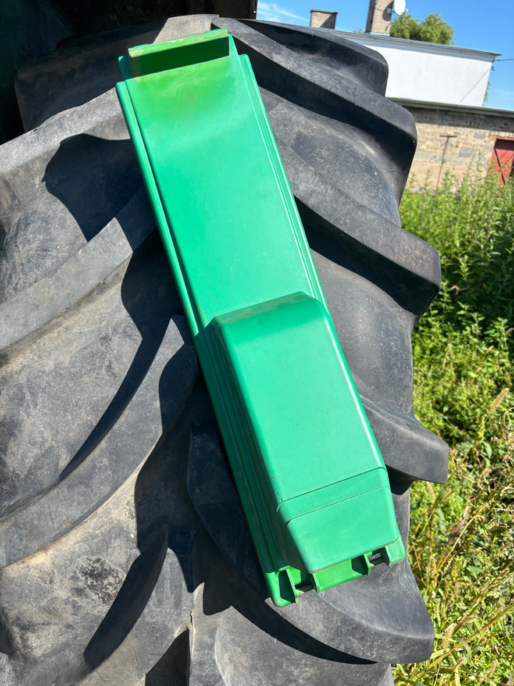 John Deere 6010 6200 6400 6510 Pokrywa obudowy filtra powietrza kabinowego AL153003 - Kabiini filter - Põllutööseade: pilt 1 John Deere 6010 6200 6400 6510 Pokrywa obudowy filtra powietrza kabinowego AL153003 - Kabiini filter - Põllutööseade: pilt 1