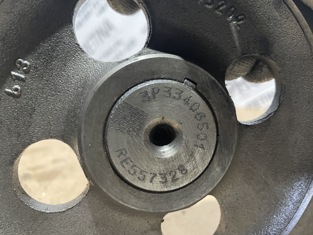 John Deere 6068 - wałek rozrządu RE557329 RE557328 R544004 - Nukkvõll - Põllutööseade: pilt 4 John Deere 6068 - wałek rozrządu RE557329 RE557328 R544004 - Nukkvõll - Põllutööseade: pilt 4