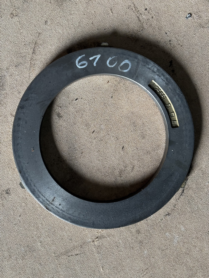 John Deere 6100 6300 6400 6500 6600 Docisk Hamulca Płytka L75651 - Piduriosad - Põllutööseade: pilt 1 John Deere 6100 6300 6400 6500 6600 Docisk Hamulca Płytka L75651 - Piduriosad - Põllutööseade: pilt 1