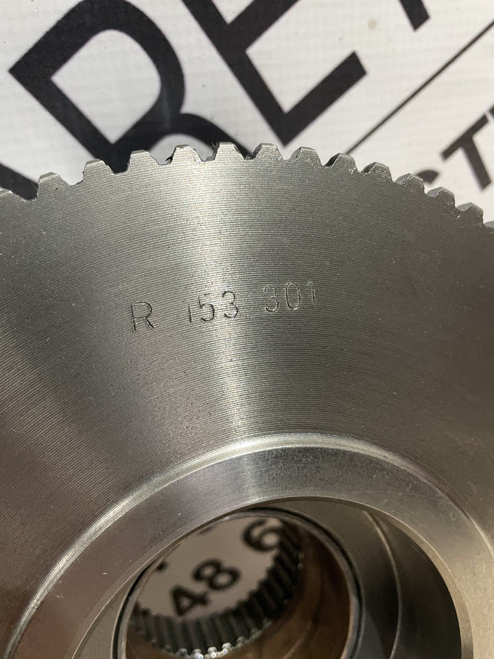 John Deere 6300 6100 6200 6400 - kosz sprzęgła R153301 RE47276 - Sidur ja varuosad - Põllutööseade: pilt 2 John Deere 6300 6100 6200 6400 - kosz sprzęgła R153301 RE47276 - Sidur ja varuosad - Põllutööseade: pilt 2
