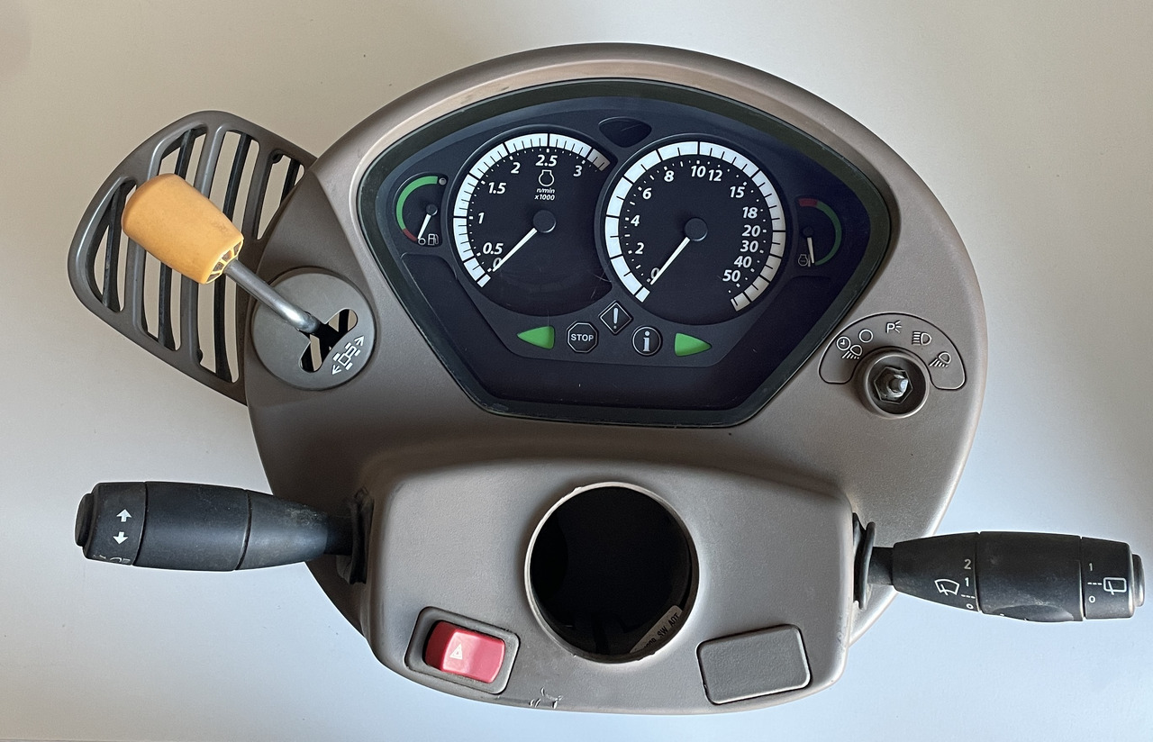 John Deere 6534 - moduł zegary panel instrumentów rewers - AL179168 - Armatuurlaud - Põllutööseade: pilt 1 John Deere 6534 - moduł zegary panel instrumentów rewers - AL179168 - Armatuurlaud - Põllutööseade: pilt 1