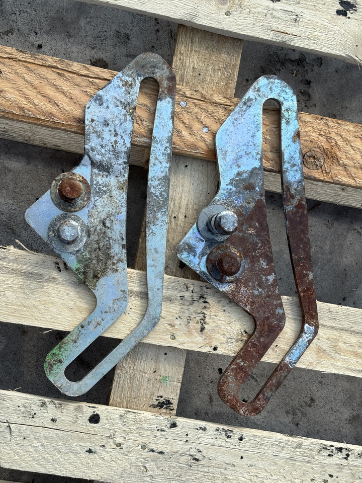 John Deere 6800 Płytka HXE81797 - Pealisehitus ja välispind - Põllutööseade: pilt 1 John Deere 6800 Płytka HXE81797 - Pealisehitus ja välispind - Põllutööseade: pilt 1