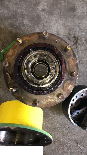 John Deere 6810 - Piasta - Rumm - Põllutööseade: pilt 4 John Deere 6810 - Piasta - Rumm - Põllutööseade: pilt 4