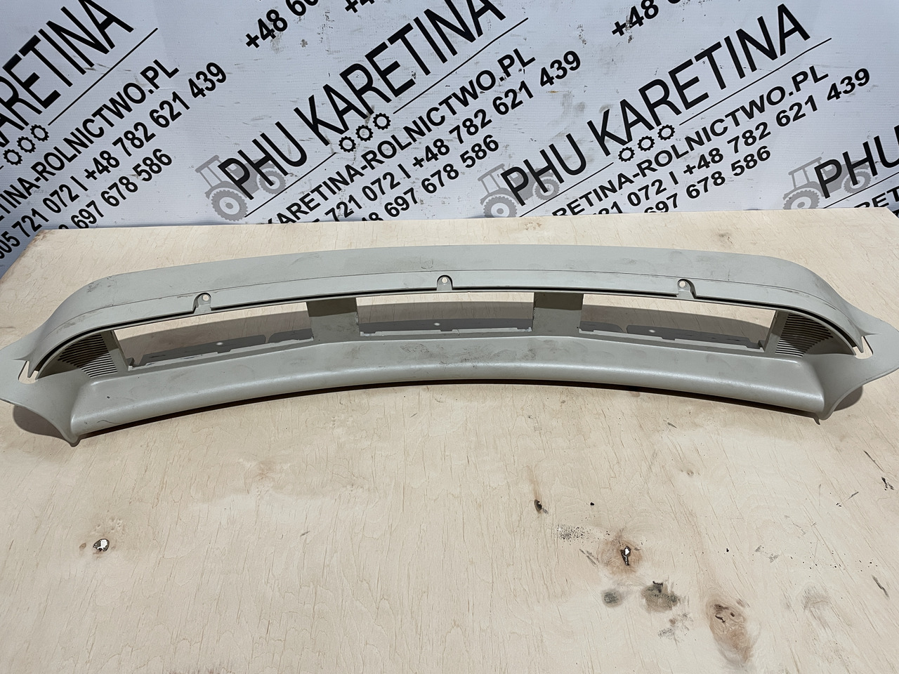 John Deere 6920S - konsola plastik wnętrza nad głową L153484 AL207534 - Armatuurlaud - Põllutööseade: pilt 1 John Deere 6920S - konsola plastik wnętrza nad głową L153484 AL207534 - Armatuurlaud - Põllutööseade: pilt 1