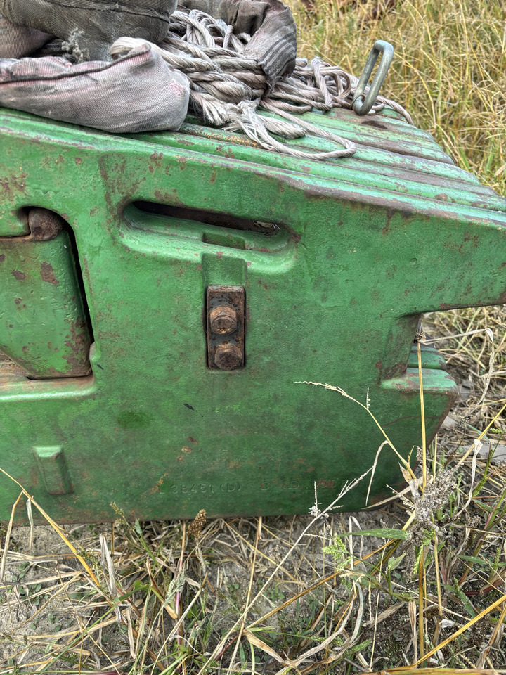 John Deere 6xxx - obciążnik walizkowy balast 50kg L38451 L225318 - Golfiauto: pilt 1 John Deere 6xxx - obciążnik walizkowy balast 50kg L38451 L225318 - Golfiauto: pilt 1