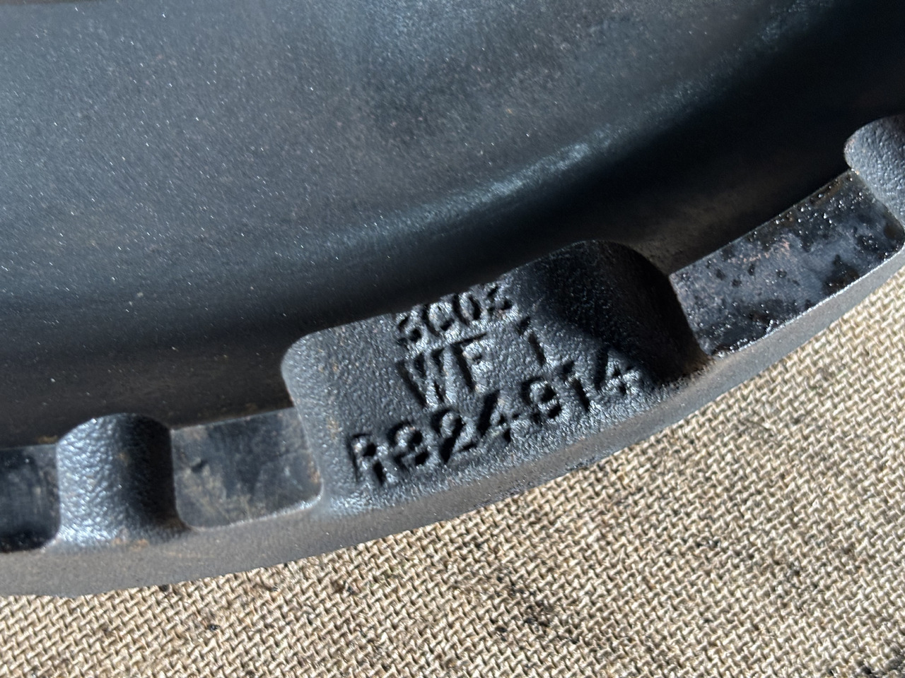 John Deere 7210 7230 7250 7R330 7R350 Docisk Hamulca Płytka R324914 - Piduriosad - Põllutööseade: pilt 2 John Deere 7210 7230 7250 7R330 7R350 Docisk Hamulca Płytka R324914 - Piduriosad - Põllutööseade: pilt 2