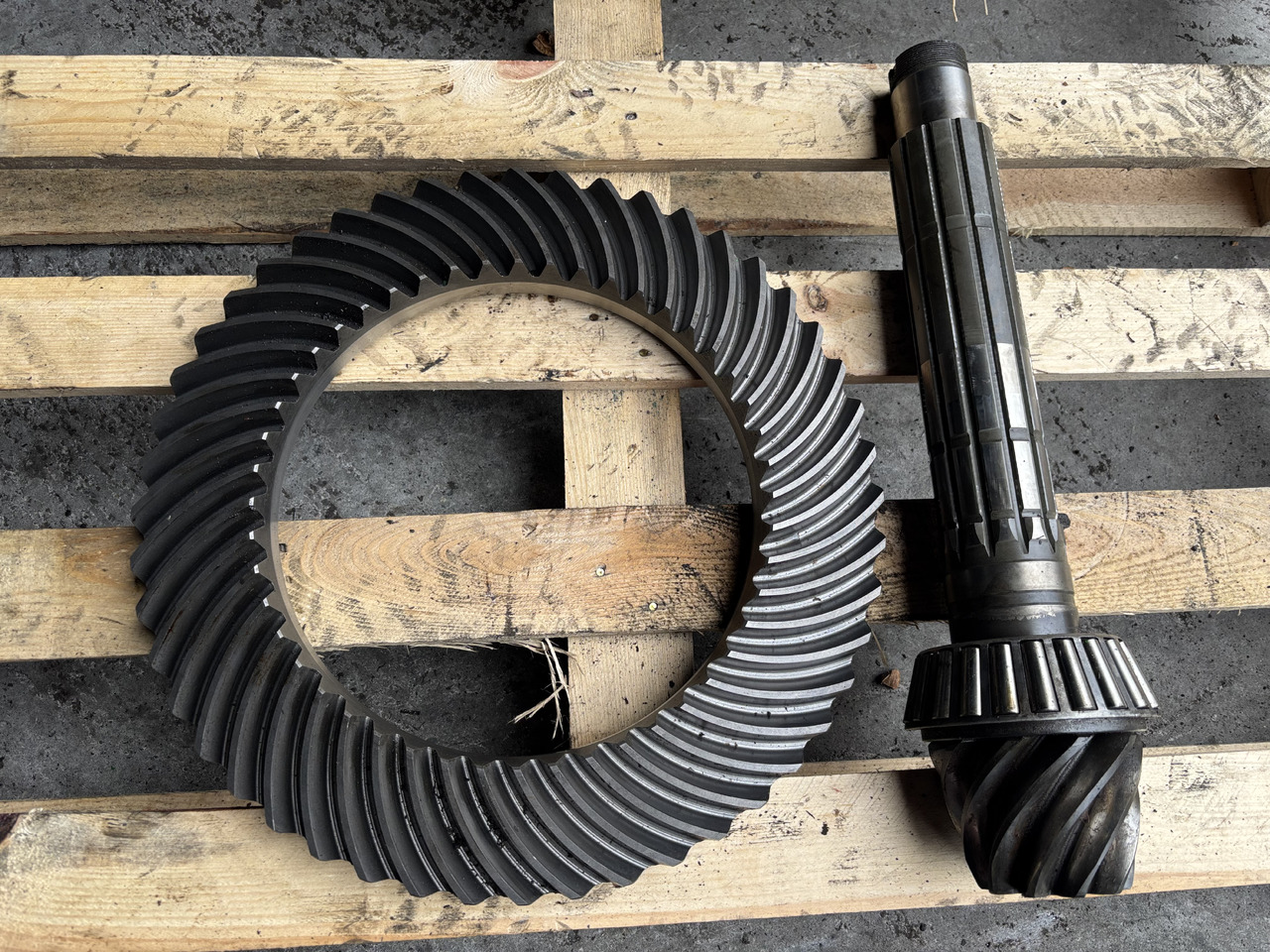 John Deere 7530 6170 6210 Mechanizm Różnicowy Atak RE565816 RE325246 R225505 R225507 - Diferentsiaalvarustus - Põllutööseade: pilt 3 John Deere 7530 6170 6210 Mechanizm Różnicowy Atak RE565816 RE325246 R225505 R225507 - Diferentsiaalvarustus - Põllutööseade: pilt 3