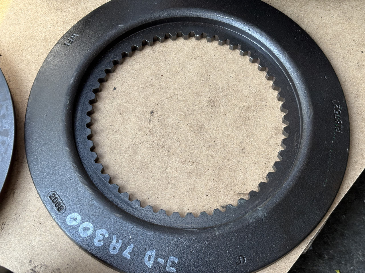 John Deere 7RXXX 7R 330 7R330 Płytka, podkładka hamulca R187527 - Piduriosad - Põllutööseade: pilt 3 John Deere 7RXXX 7R 330 7R330 Płytka, podkładka hamulca R187527 - Piduriosad - Põllutööseade: pilt 3