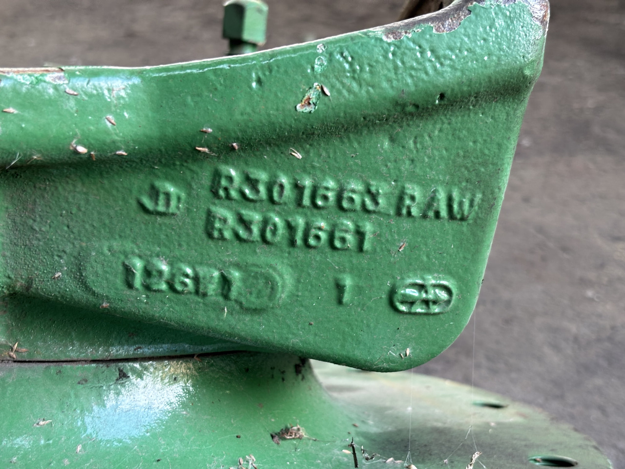 John Deere 7RXXX 7R330 7R 330 Zwrotnica Przegub Piasta R301661 RE592905 R135866 - Käändtelg - Põllutööseade: pilt 4 John Deere 7RXXX 7R330 7R 330 Zwrotnica Przegub Piasta R301661 RE592905 R135866 - Käändtelg - Põllutööseade: pilt 4
