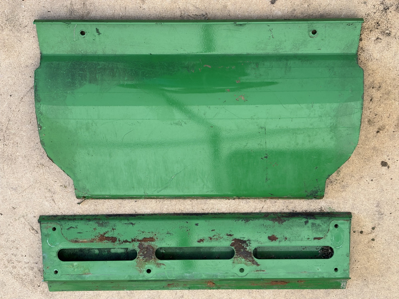 John Deere 8600 Obudowa Osłona Metalowa Owiewka - Pealisehitus ja välispind - Põllutööseade: pilt 1 John Deere 8600 Obudowa Osłona Metalowa Owiewka - Pealisehitus ja välispind - Põllutööseade: pilt 1