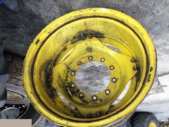 John Deere - Felga 15x28 - Velg - Põllutööseade: pilt 2 John Deere - Felga 15x28 - Velg - Põllutööseade: pilt 2