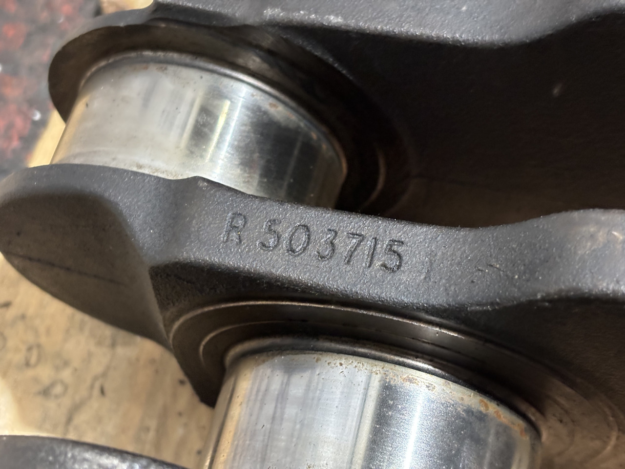 John Deere R503715 RE506195 HRE-506195 NRE506195 TR503715 Wał Korbowy - Väntvõll - Põllutööseade: pilt 1 John Deere R503715 RE506195 HRE-506195 NRE506195 TR503715 Wał Korbowy - Väntvõll - Põllutööseade: pilt 1