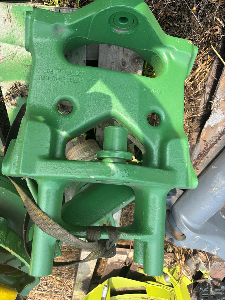 John Deere Wspornik przedniej osi AL82768 L102442 - Esitelg - Põllutööseade: pilt 1 John Deere Wspornik przedniej osi AL82768 L102442 - Esitelg - Põllutööseade: pilt 1