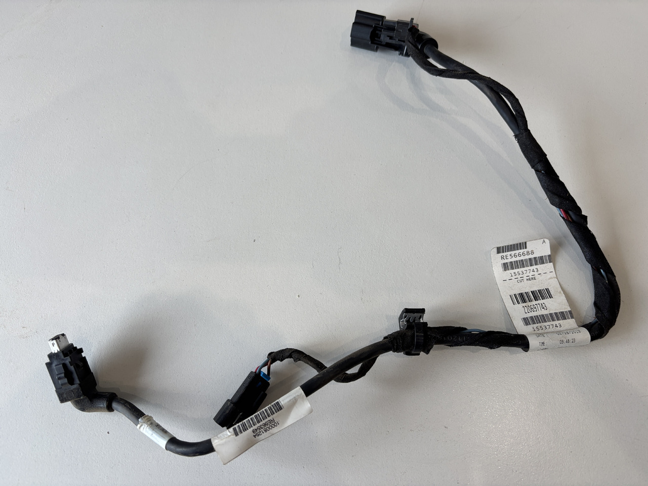 John Deere seria 6000 7000 8000 R - wiązka el. podłokietnika CommandARM RE566688 RE563549 - Kaablid/ Juhtmestik - Põllutööseade: pilt 3 John Deere seria 6000 7000 8000 R - wiązka el. podłokietnika CommandARM RE566688 RE563549 - Kaablid/ Juhtmestik - Põllutööseade: pilt 3