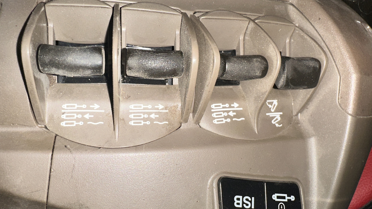 Klawiatura hydrauliki guziki panel sterowania John deere - Armatuurlaud - Põllutööseade: pilt 2 Klawiatura hydrauliki guziki panel sterowania John deere - Armatuurlaud - Põllutööseade: pilt 2