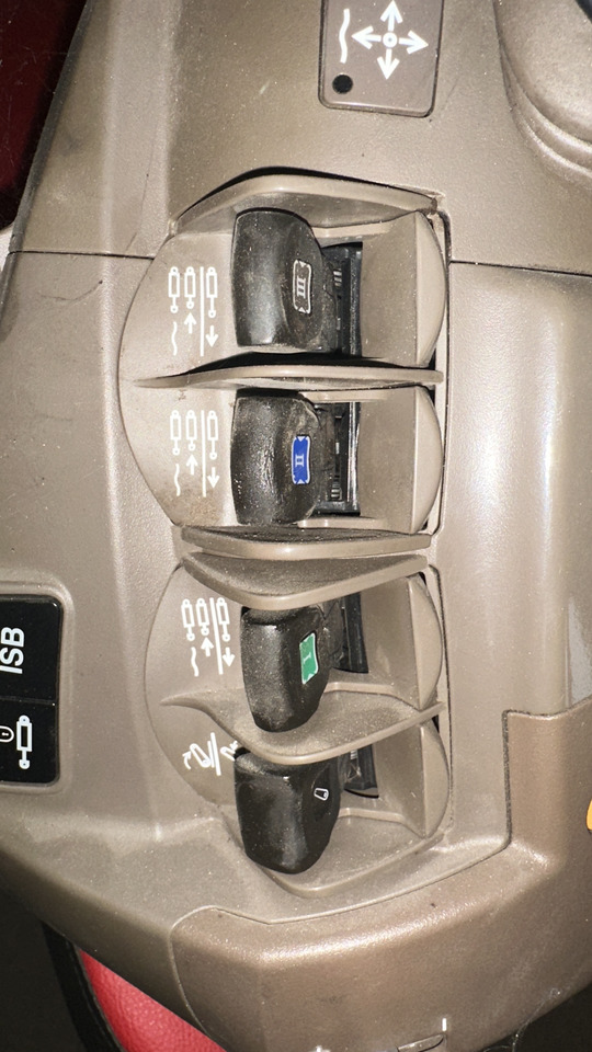 Klawisze hydrauliki john deere panel sterowania - Armatuurlaud - Põllutööseade: pilt 4 Klawisze hydrauliki john deere panel sterowania - Armatuurlaud - Põllutööseade: pilt 4