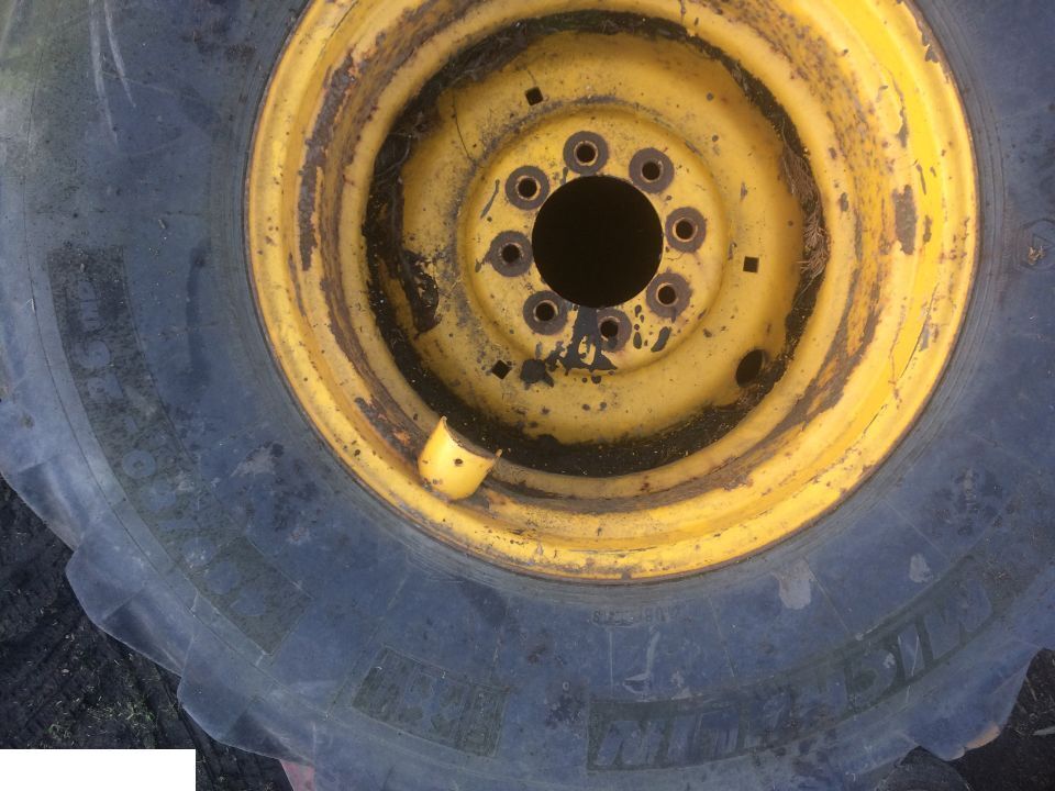 Koło - felga tylna koparko ładowarka Massey Ferguson Fermec , Terex , Rozmiar 480/80-26 - Velg - Põllutööseade: pilt 1 Koło - felga tylna koparko ładowarka Massey Ferguson Fermec , Terex , Rozmiar 480/80-26 - Velg - Põllutööseade: pilt 1