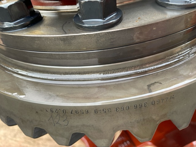 Liebherr L544 atak talerz 9:35 , ZF AP-409/DK , ZF4460366063 - Diferentsiaalvarustus - Ehitusmasinad: pilt 5 Liebherr L544 atak talerz 9:35 , ZF AP-409/DK , ZF4460366063 - Diferentsiaalvarustus - Ehitusmasinad: pilt 5