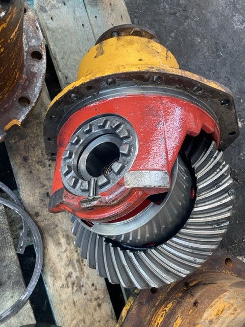 Liebherr L554 wkład mostu 10/37 Atak talerz mechanizm róźnicowy - Diferentsiaalvarustus - Ehitusmasinad: pilt 2 Liebherr L554 wkład mostu 10/37 Atak talerz mechanizm róźnicowy - Diferentsiaalvarustus - Ehitusmasinad: pilt 2