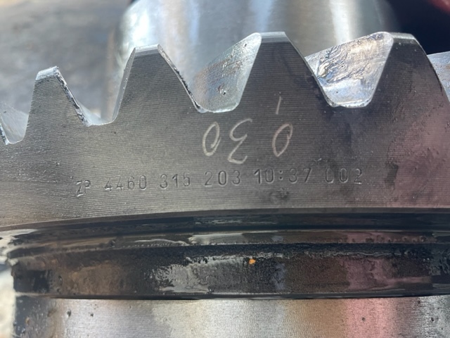 Liebherr L554 wkład mostu 10/37 Atak talerz mechanizm róźnicowy - Diferentsiaalvarustus - Ehitusmasinad: pilt 3 Liebherr L554 wkład mostu 10/37 Atak talerz mechanizm róźnicowy - Diferentsiaalvarustus - Ehitusmasinad: pilt 3