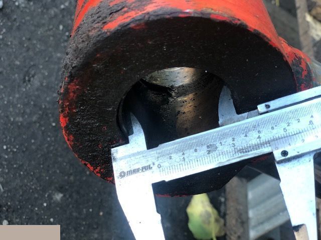 Manitou 524 - Siłownik Wychyłu Łyźki - Hüdrauliline silinder - Põllutööseade: pilt 3 Manitou 524 - Siłownik Wychyłu Łyźki - Hüdrauliline silinder - Põllutööseade: pilt 3