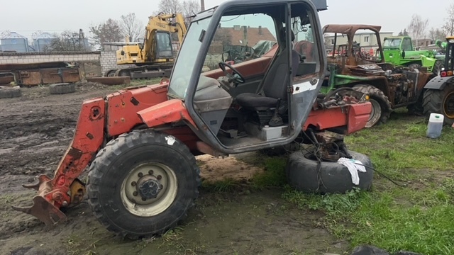 Manitou 626 , 628 , 632 , Części zwolnica Zwrotnica silnik skrzynia biegów - Käändtelg - Põllutööseade: pilt 1 Manitou 626 , 628 , 632 , Części zwolnica Zwrotnica silnik skrzynia biegów - Käändtelg - Põllutööseade: pilt 1