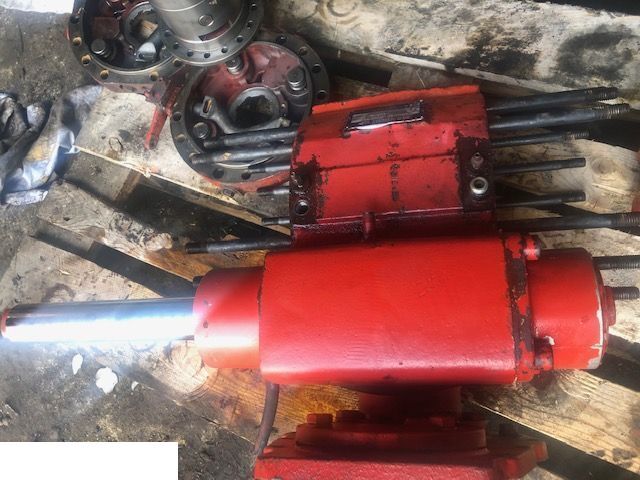 Manitou 626 - Siłownik Wspomagania - Hüdrauliline silinder - Teleskooplaadur: pilt 1 Manitou 626 - Siłownik Wspomagania - Hüdrauliline silinder - Teleskooplaadur: pilt 1
