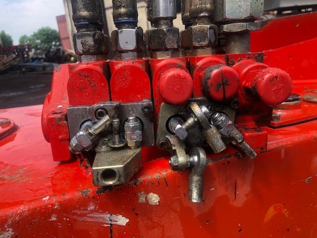 Manitou 928 Rozdzielacz Hydrauliczny - Hüdrauliline klapp - Teleskooplaadur: pilt 1 Manitou 928 Rozdzielacz Hydrauliczny - Hüdrauliline klapp - Teleskooplaadur: pilt 1